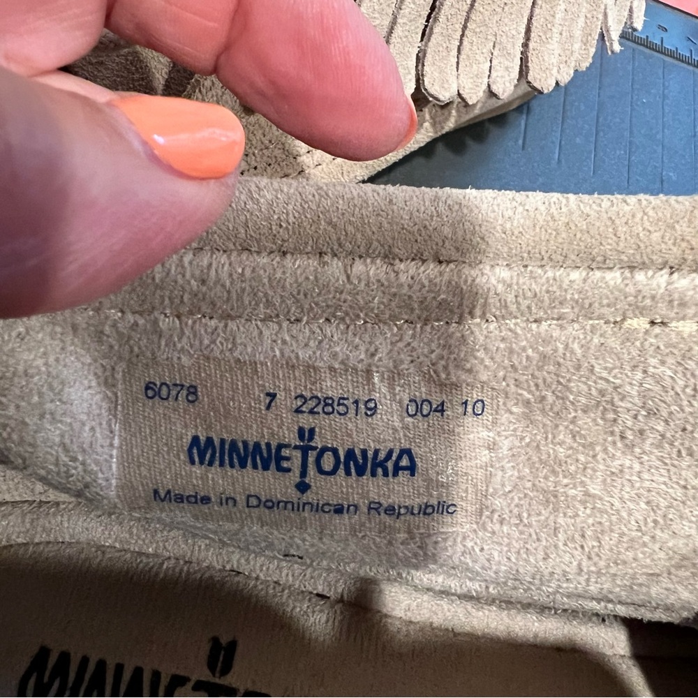Minnetonka Moccasins Women’s Size 7 - Picture 4 of 8